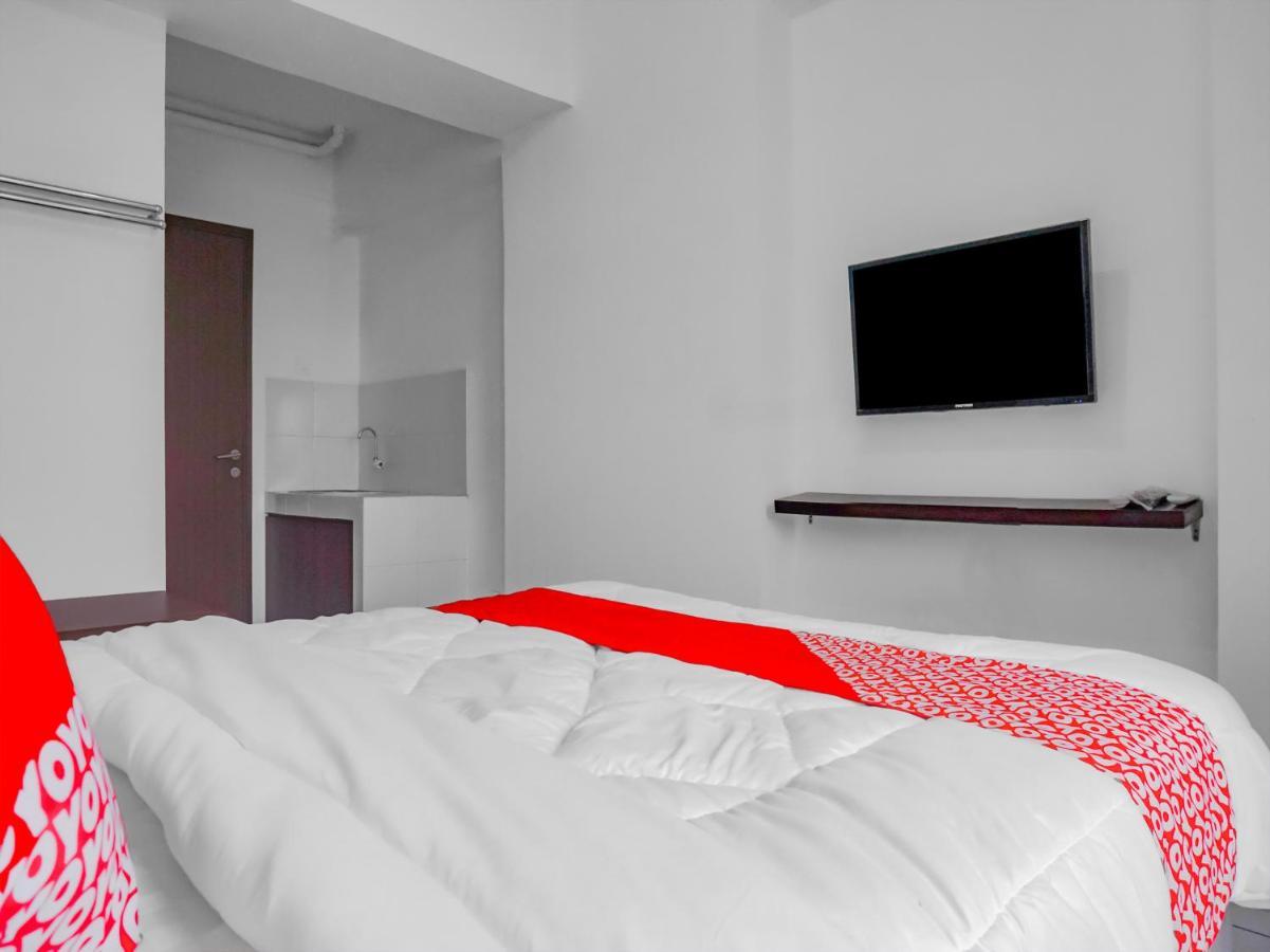 Oyo 90241 Sirooms Apartmen Gunung Putri Bogor Exterior foto